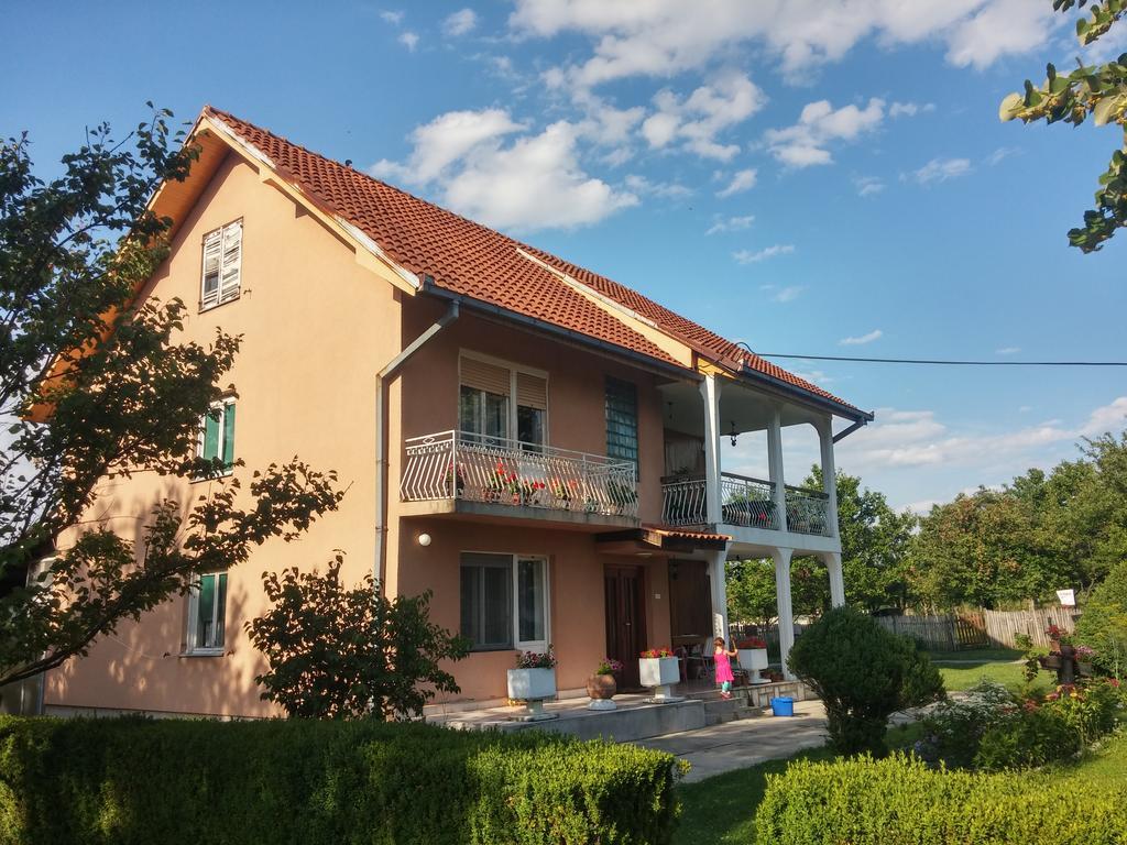ואליג'בו Apartments Domacinstvo Nikolic מראה חיצוני תמונה