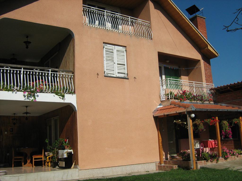ואליג'בו Apartments Domacinstvo Nikolic מראה חיצוני תמונה
